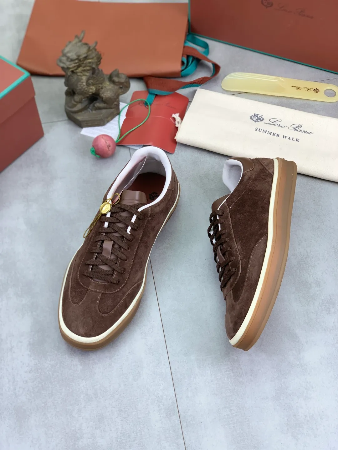 Men's men's shoes 💰P580 New model 💰 The latest casual shoes Loro Piana 💯 Top grade 💯 Buy the original copy 💯 Founded the existing Loro Piana company on April 24, 1924. It is the sixth generation of family operation, providing the best quality products to customers who are discerning about taste and quality. Imported original fly woven fabric with cowhide fabric, plain calfskin lining, hand-stitched thread with cowhide feet, original packaging, high-end outsole, size: 38-45 (customized for 46), 8️⃣ colors available